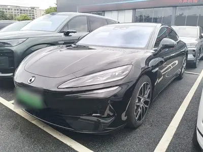 Denza Denza Z9 2024, 27799 км, за 33607.35 USD