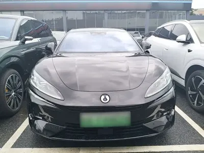 Denza Denza Z9 2024, 27799 км, за 33607.35 USD
