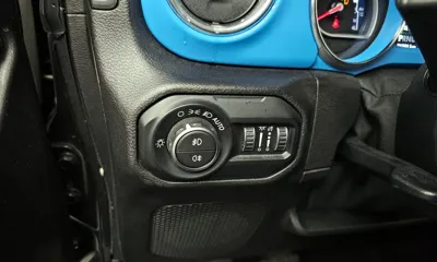 Jeep Wrangler 2019, 71331 км, за 27483.42 USD - фото 17