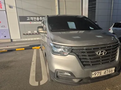 Hyundai Starex