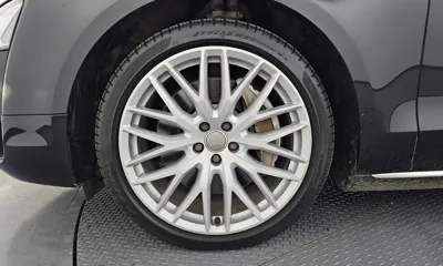 Audi A8 2015, 158742 км, за 11567.96 USD