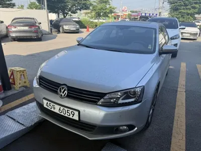 Volkswagen Jetta 2014, 22954 км, за 5281.6 USD