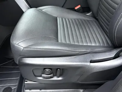 Land Rover Discovery 2022, 68000 км, за 50940.74 USD