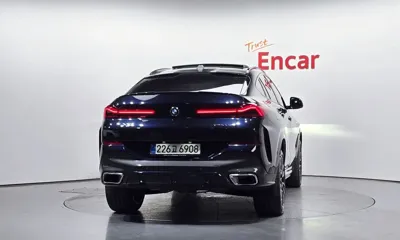 BMW X6 2026, 5004 км, за 88617.57 USD