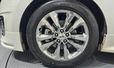 Kia Canival 2017, 109746 км, за 8990.23 USD