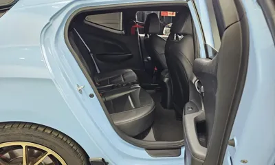 Hyundai Veloster 2019, 91747 км, за 8782.21 USD - фото 11