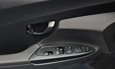 Hyundai Veloster 2019, 91747 км, за 8782.21 USD - фото 15