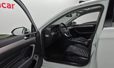 Volkswagen Passat 2021, 33115 км, за 17406.72 USD - фото 10