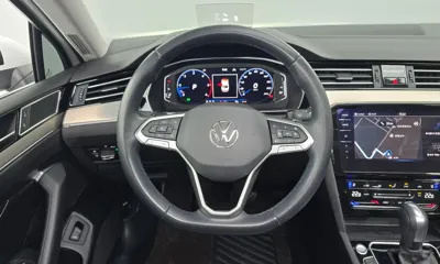 Volkswagen Passat 2021, 33115 км, за 17406.72 USD - фото 13