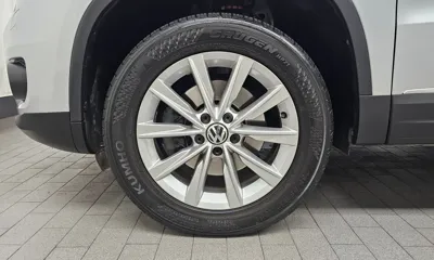 Volkswagen Tiguan 2015, 94570 км, за 4266.77 USD