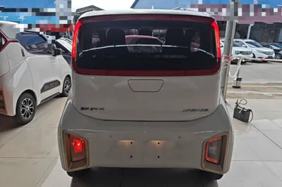 Baojun E200 2019, 51600 км, за 5161 USD