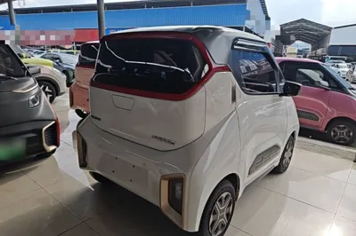 Baojun E200 2019, 51600 км, за 5161 USD