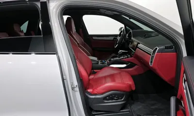 Porsche Cayenne 2022, 52124 км, за 70366.69 USD - фото 11
