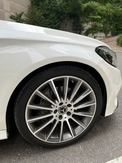 Mercedes-Benz C-Class 2018, 60500 км, за 12800.32 USD - фото 12