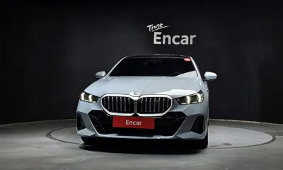 BMW 5-Series 2025, 12840 км, за 44880.34 USD