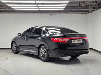 Hyundai Grandeur 2014, 236500 км, за 2080.22 USD