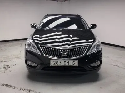 Hyundai Grandeur 2014, 236500 км, за 2080.22 USD