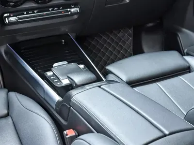 Mercedes-Benz GLB 2021, 39800 км, за 17627.67 USD - фото 16