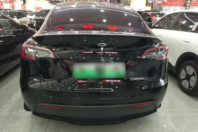 Tesla Model Y 2022, 61700 км, за 28029 USD