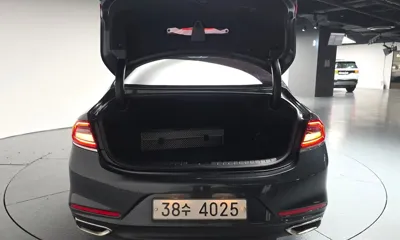 Hyundai Grandeur 2018, 92156 км, за 10749.19 USD - фото 20