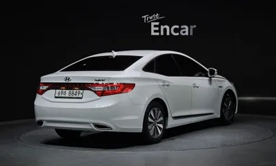 Hyundai Grandeur 2014, 219636 км, за 2920.9 USD