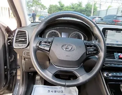 Hyundai Grandeur 2018, 133242 км, за 8074.04 USD - фото 8