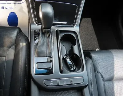 Hyundai Grandeur 2018, 133242 км, за 8074.04 USD - фото 10