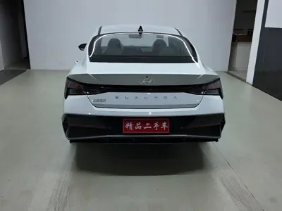 Hyundai Elantra 2025, 700 км, за 11889.12 USD