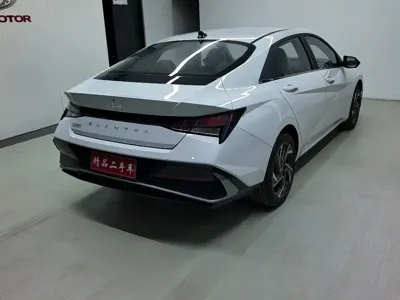 Hyundai Elantra 2025, 700 км, за 11889.12 USD