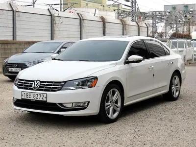 Volkswagen Passat 2014, 235560 км, за 2008.71 USD