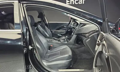 Hyundai Grandeur 2015, 87667 км, за 5120.13 USD - фото 10