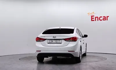 Hyundai Avante 2014, 159476 км, за 2642.88 USD