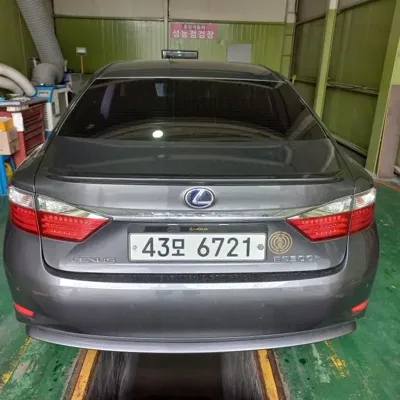 Lexus ES 2013, 243114 км, за 7159.61 USD