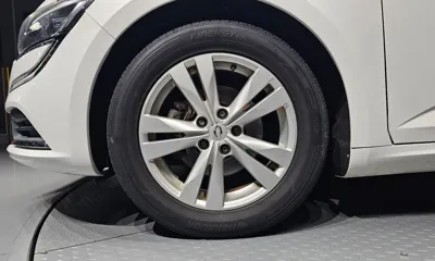 Renault-KoreaSamsung SM6 2017, 131372 км, за 3648.21 USD