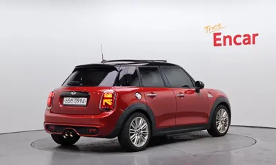 MINI Cooper 2016, 84499 км, за 7800.82 USD