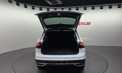 Volkswagen Tiguan 2023, 63259 км, за 40653.12 USD - фото 20