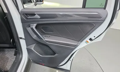 Volkswagen Tiguan 2023, 63259 км, за 40653.12 USD - фото 25