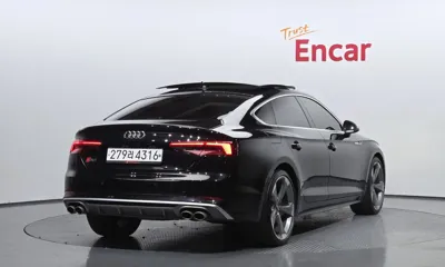 Audi A5 2019, 106205 км, за 14403.7 USD