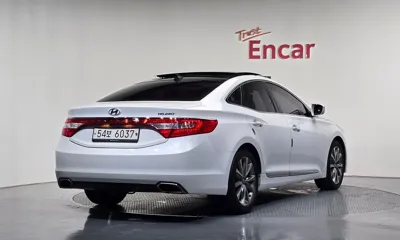 Hyundai Grandeur 2016, 130084 км, за 4726.27 USD