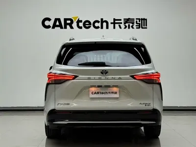 Toyota Sienna 2024, 33400 км, за 43836.62 USD