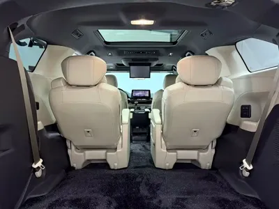Toyota Sienna 2024, 33400 км, за 43836.62 USD