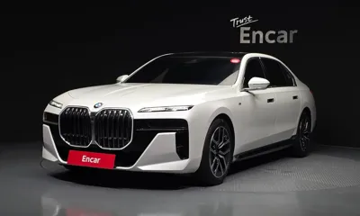 BMW 7-Series · 2023 год