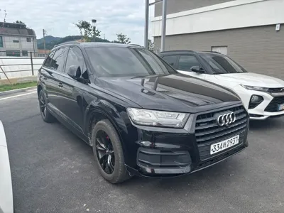 Audi Q7 2019, 82670 км, за 18379.94 USD