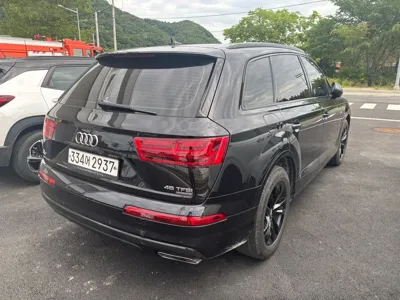 Audi Q7 2019, 82670 км, за 18379.94 USD