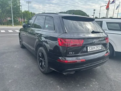 Audi Q7 2019, 82670 км, за 18379.94 USD