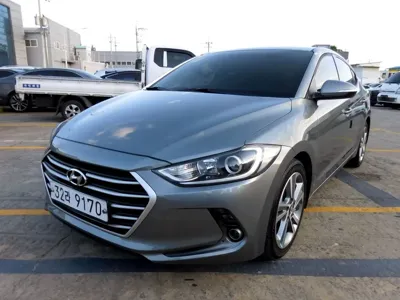 Hyundai Avante 2018, 260319 км, за 4561.08 USD
