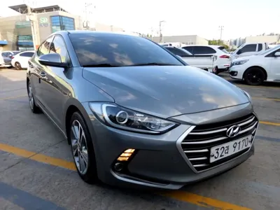 Hyundai Avante 2018, 260319 км, за 4561.08 USD