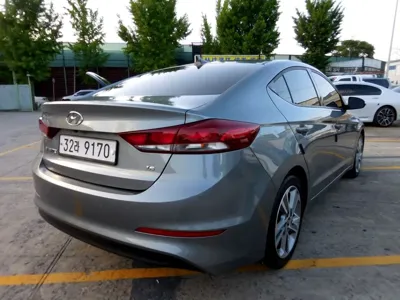 Hyundai Avante 2018, 260319 км, за 4561.08 USD