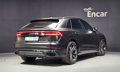 Audi Q8 2023, 7135 км, за 57765.53 USD