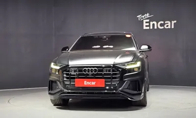 Audi Q8 2023, 7135 км, за 57765.53 USD